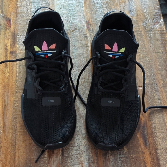 🌿ADIDAS NMDR1 SNEAKERS🌿 - Picture 2 of 11